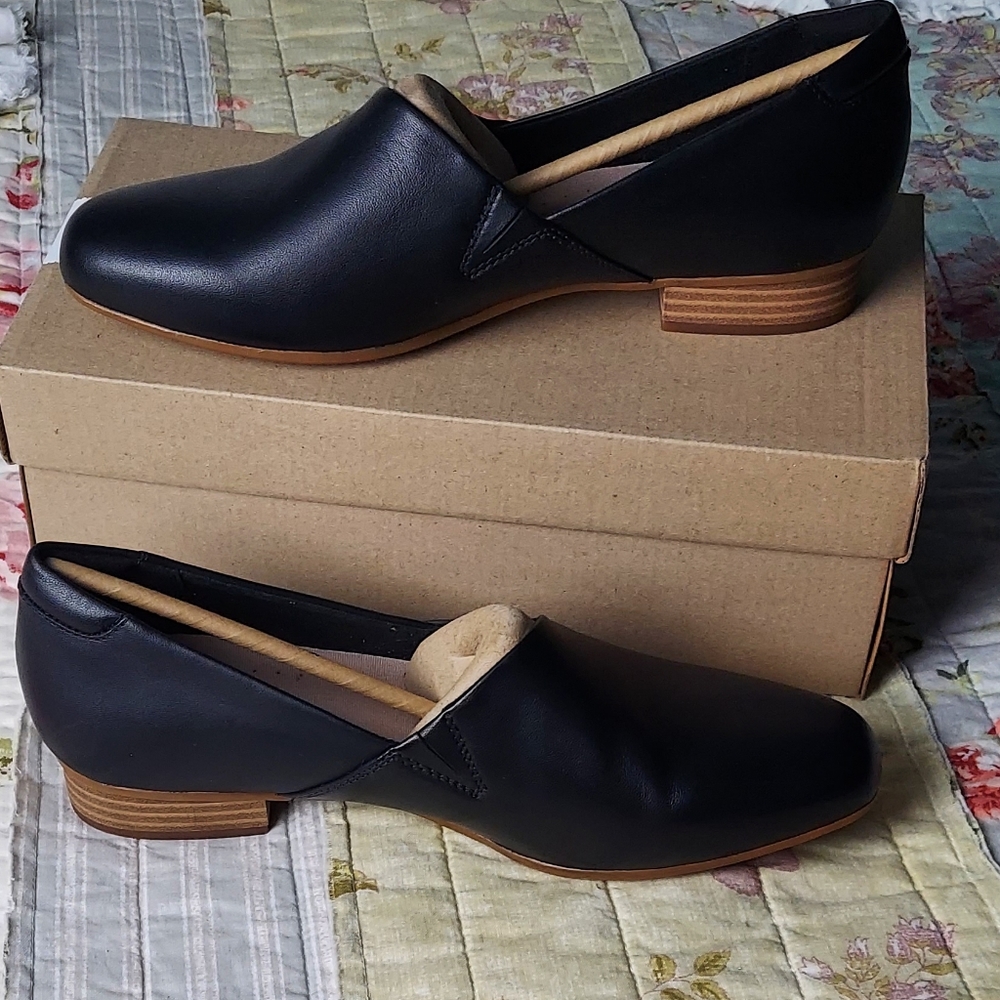 Clark's Juliet Palm flat in black sz. 10